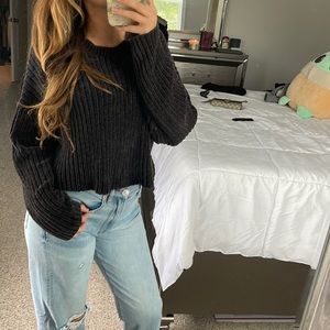 Black Cropped Sweater ♠️✨